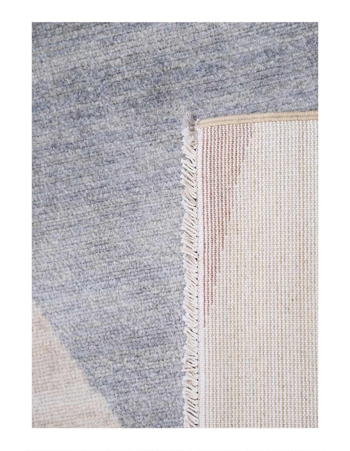Fine Hand knotted Modern rug 7'9'' X 9'