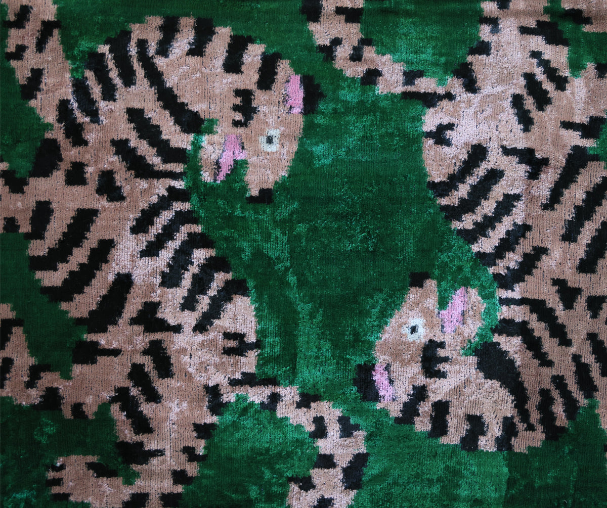 Green Tiger Silk Velvet Lumbar Pillow – 16x24