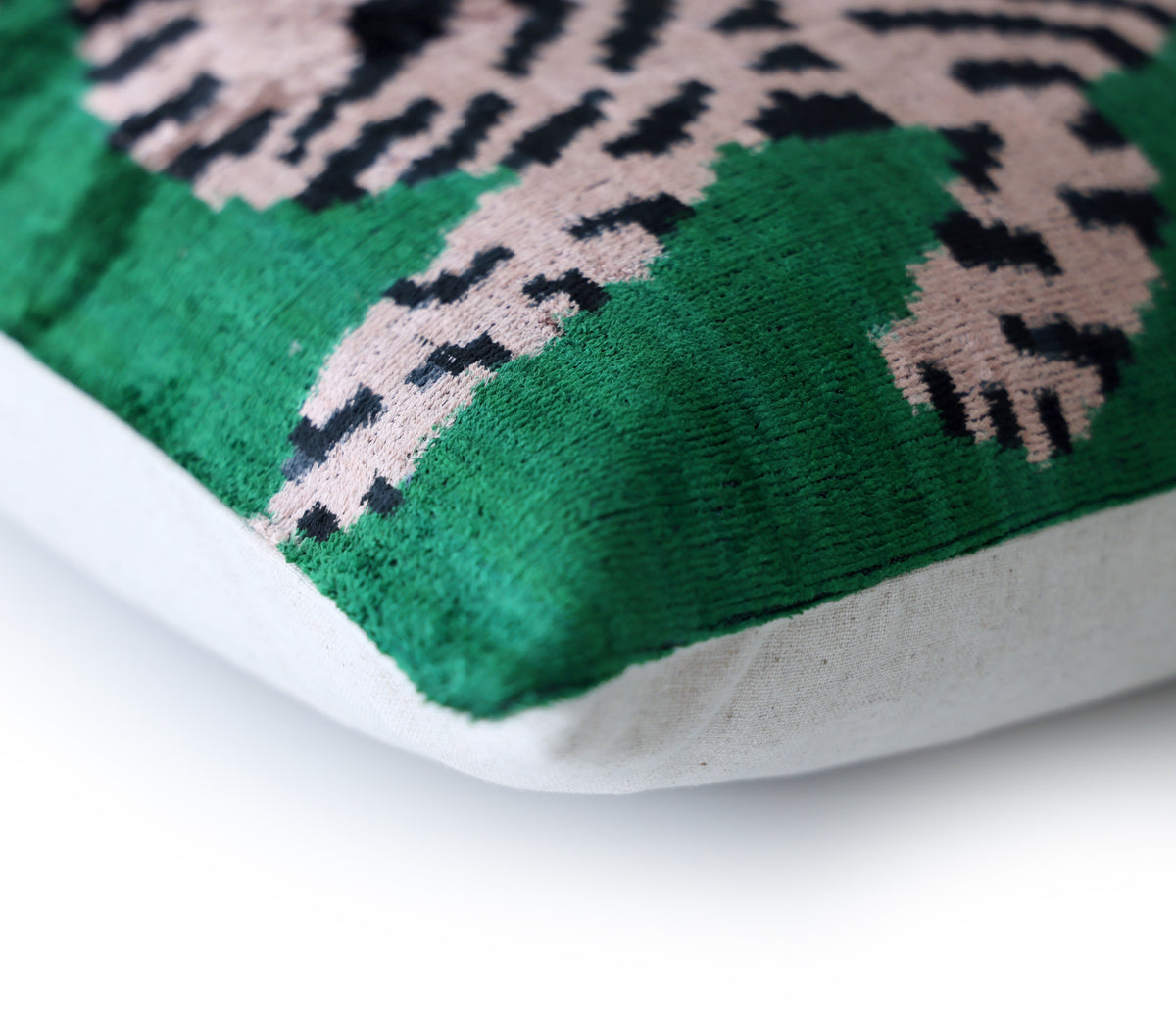 Green Tiger Silk Velvet Lumbar Pillow – 16x24