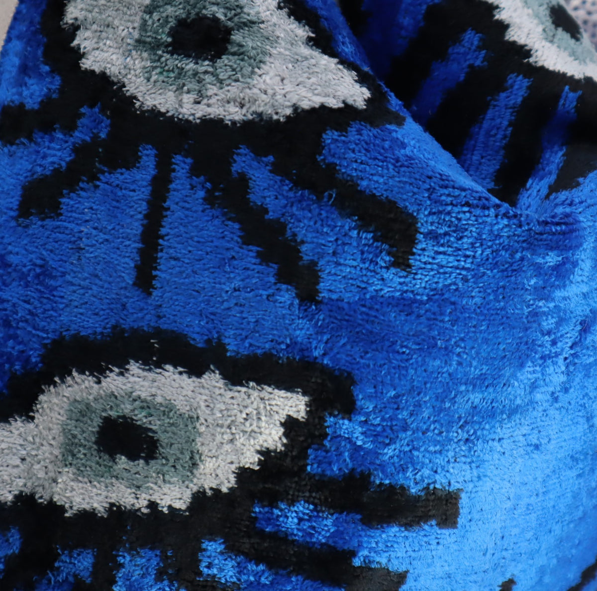 Blue Evil Eye Accent Pillow | Blue Velvet Silk Throw Pillow | Canvello