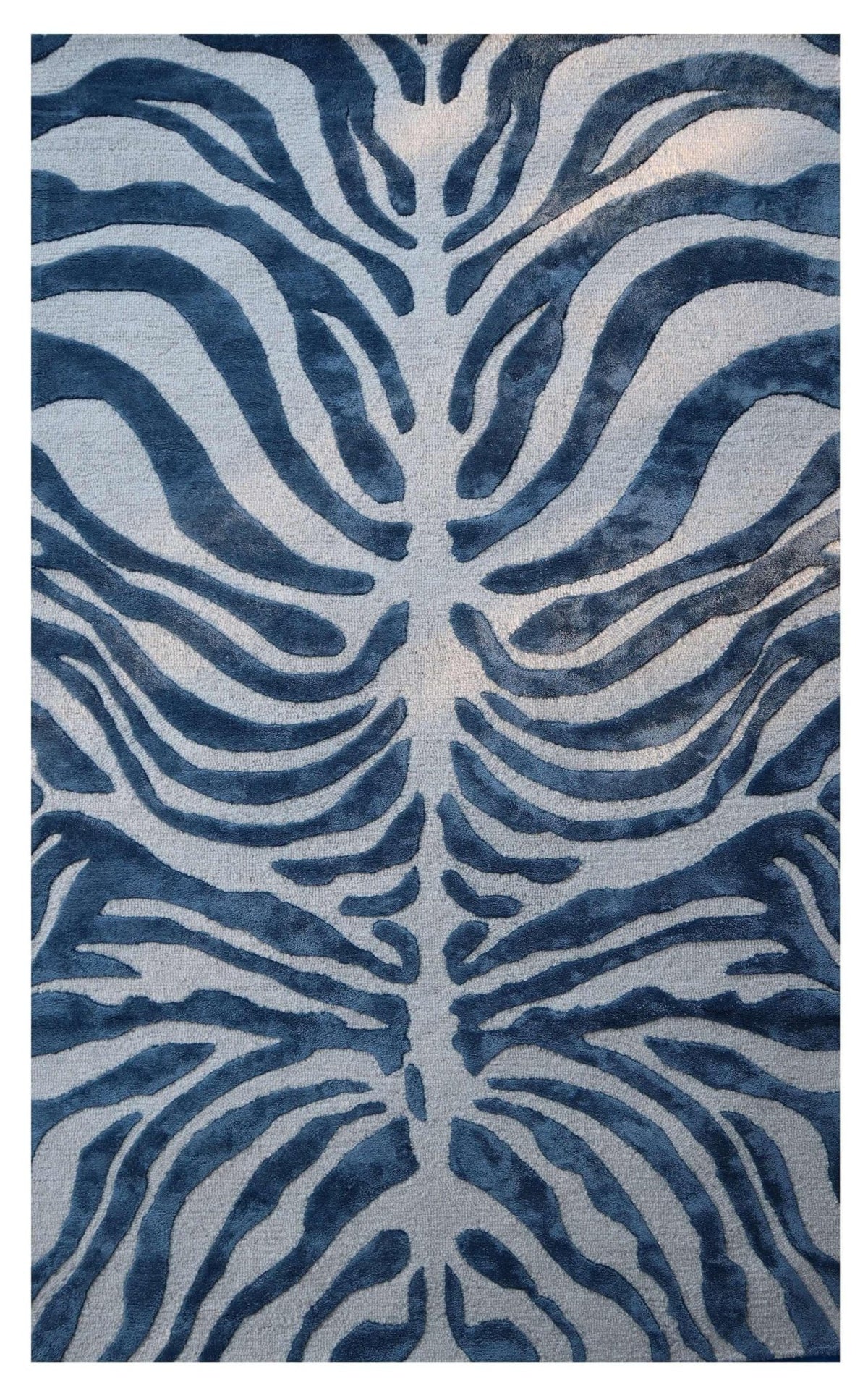 Canvello Bamboo Silk Rug, New Apartment Gift, Floorcloth, TIGER Printed Rug, Minimalist Blue And White Panther Style Transitional WOOL RUG 5X8 ft - Canvello