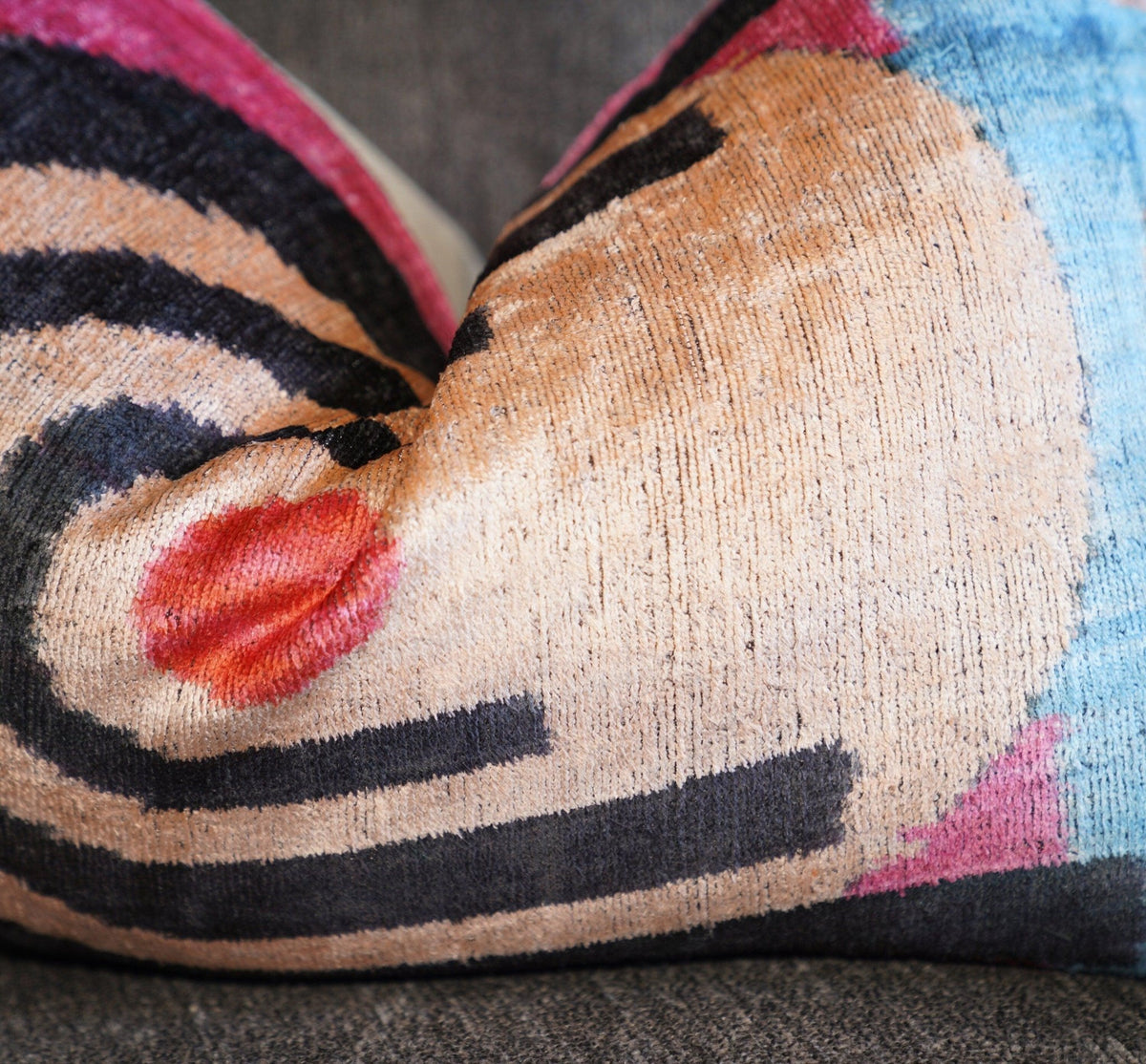 Canvello Handmade Abstract Beige and Blue Lumbar Throw Pillow - 16x24 in - Canvello