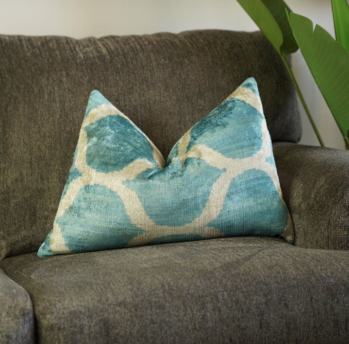 Canvello Handmade Blue Velvet Lumbar Pillow For Sofa - 16x24 in - Canvello