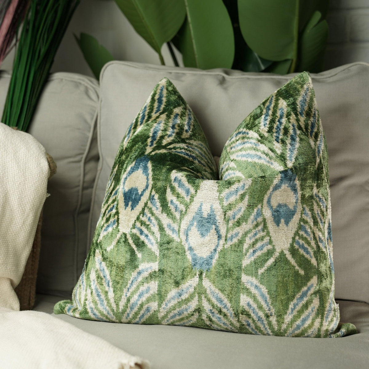 Canvello Handmade Green Pillows For Couch | 20 x 20 in (50 x 50 cm) - Canvello
