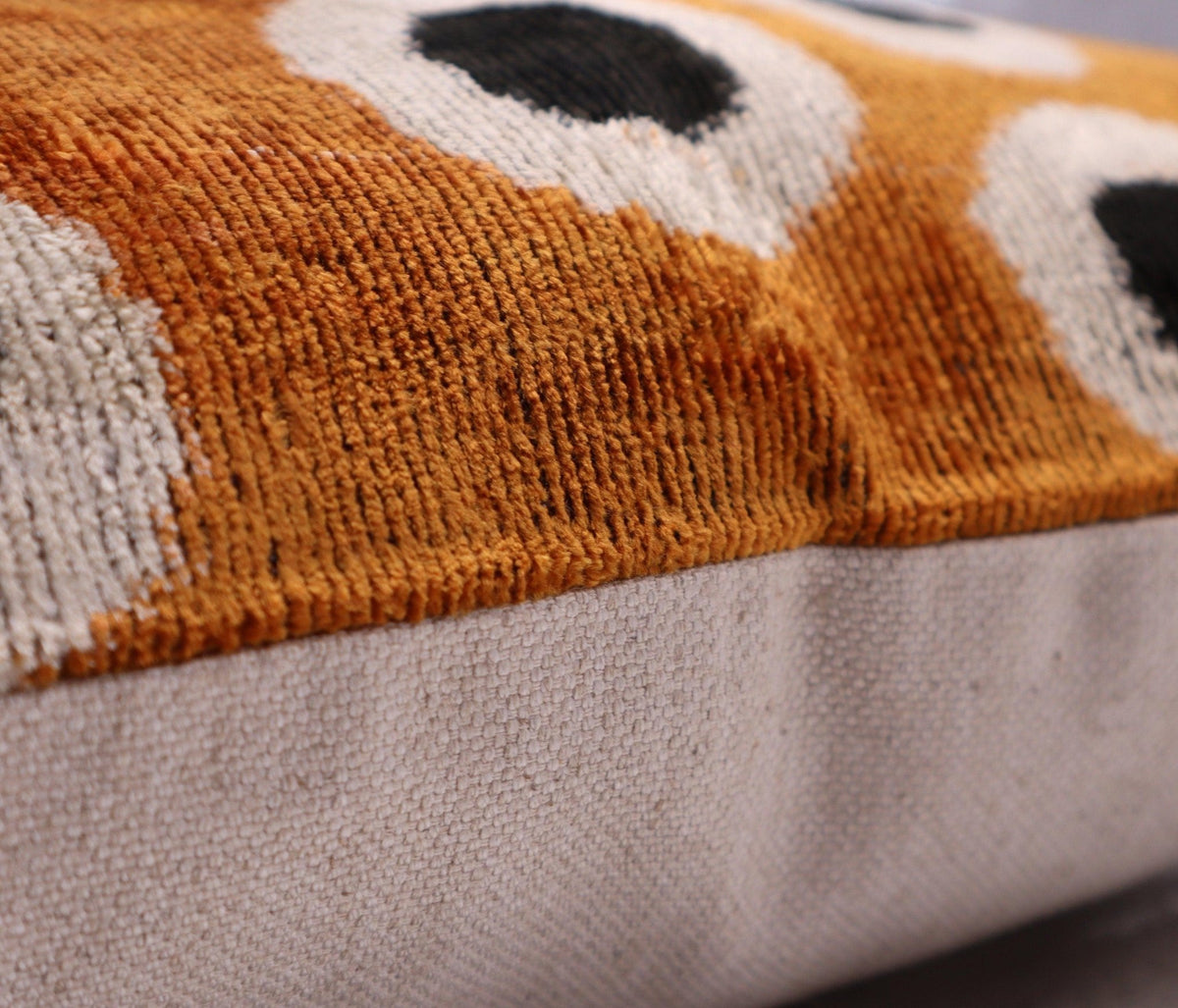 Canvello Luxury Gold Throw Pillows | 16 x 16 in (40 x 40 cm) - Canvello