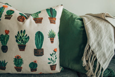 買家指南：最舒適的大沙發枕頭