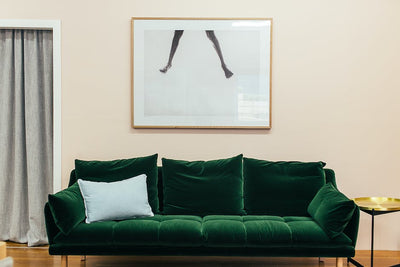 為了時尚舒適，您必須遵循的 5 條沙發枕頭裝飾規則