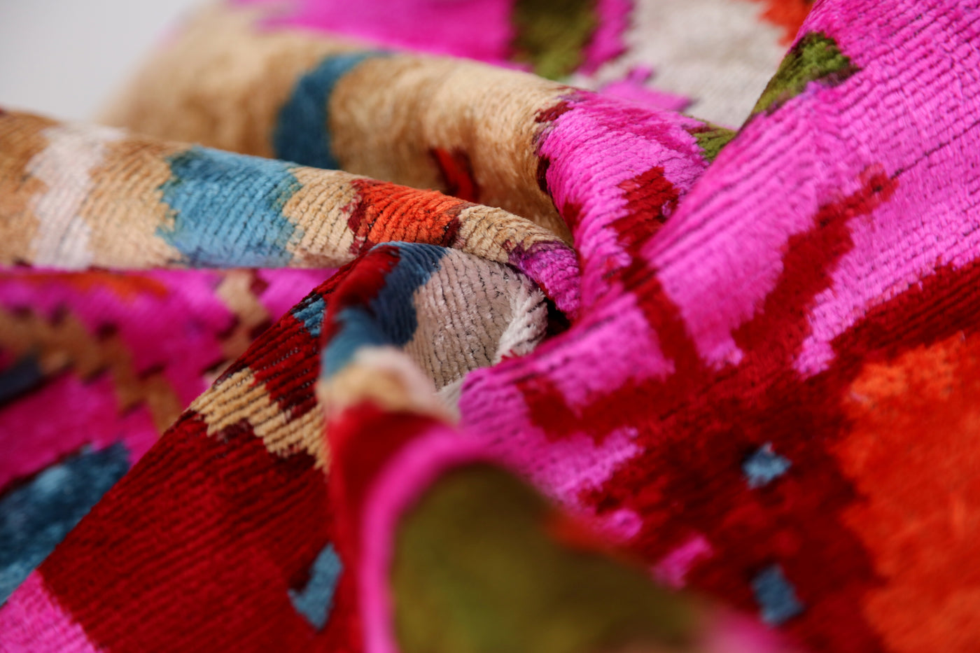 Canvello 20x20 Pink Floral Silk Velvet Pillow – Handmade Uzbek Pattern