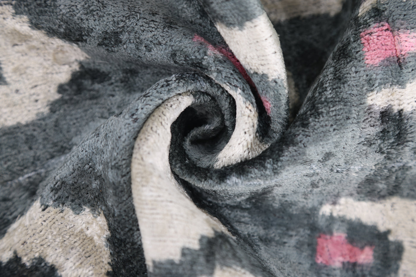 Canvello 手工奢華粉色抱枕 - 16x24