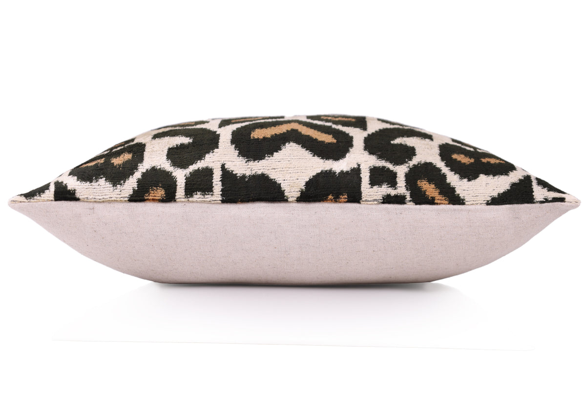 Leopard Pattern Velvet Pillow - 16x16 in