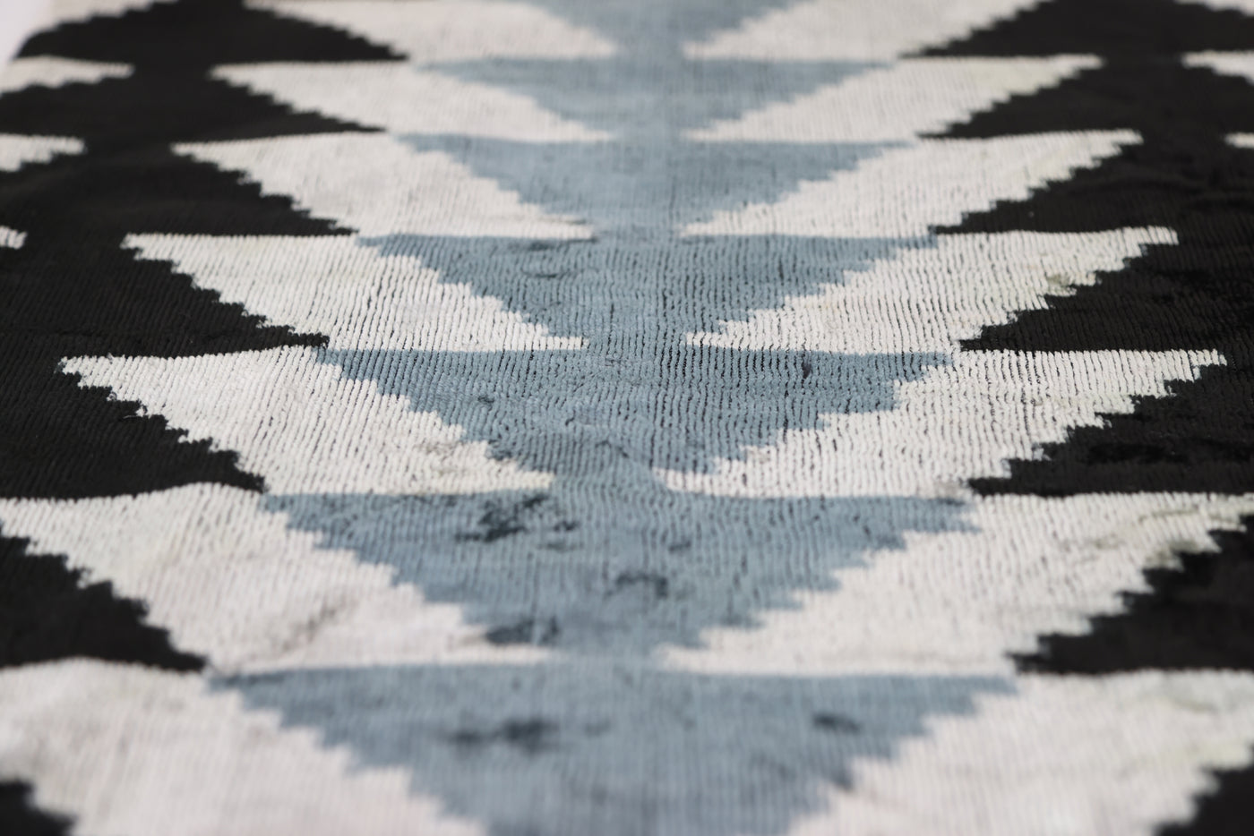 Canvello 手工奢華粉色抱枕 - 16x24