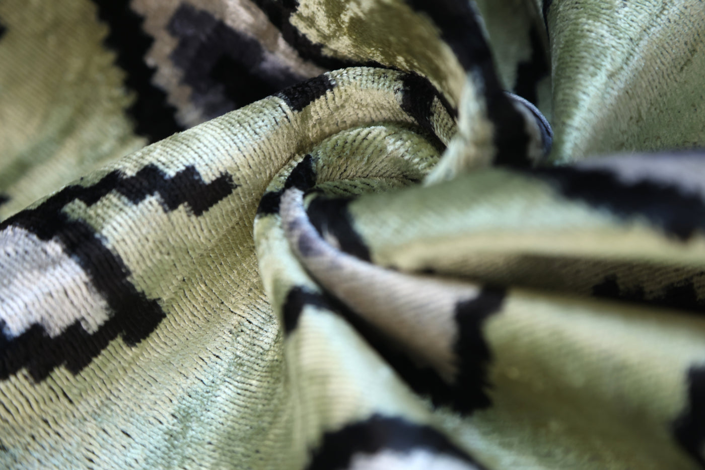 Canvello 手工奢華粉色抱枕 - 16x24