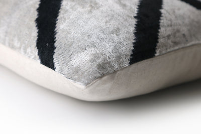 Canvello 手工奢華粉色抱枕 - 16x24