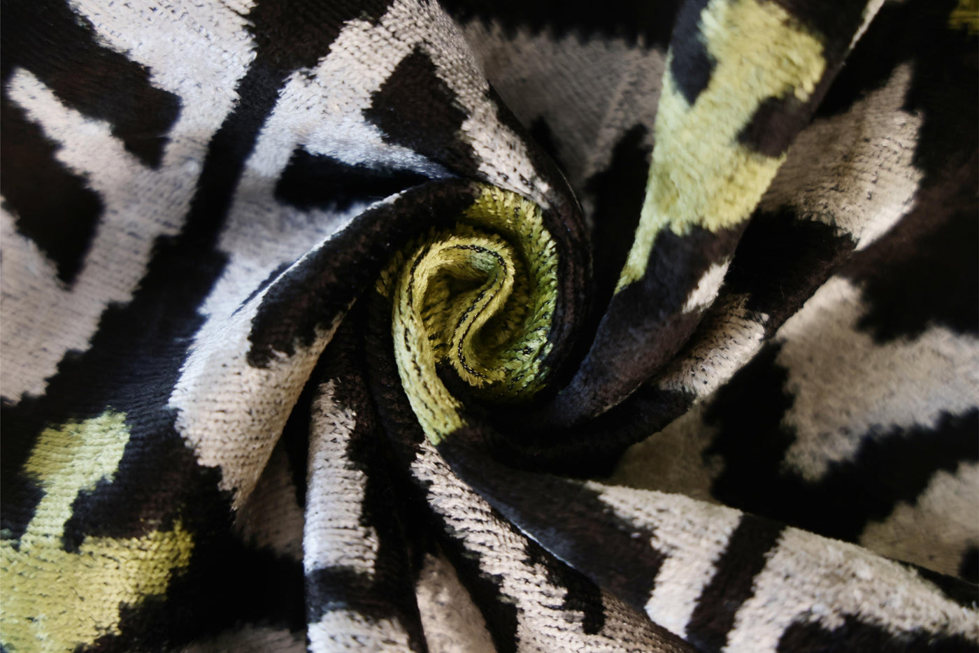 Canvello 手工奢華粉色抱枕 - 16x24