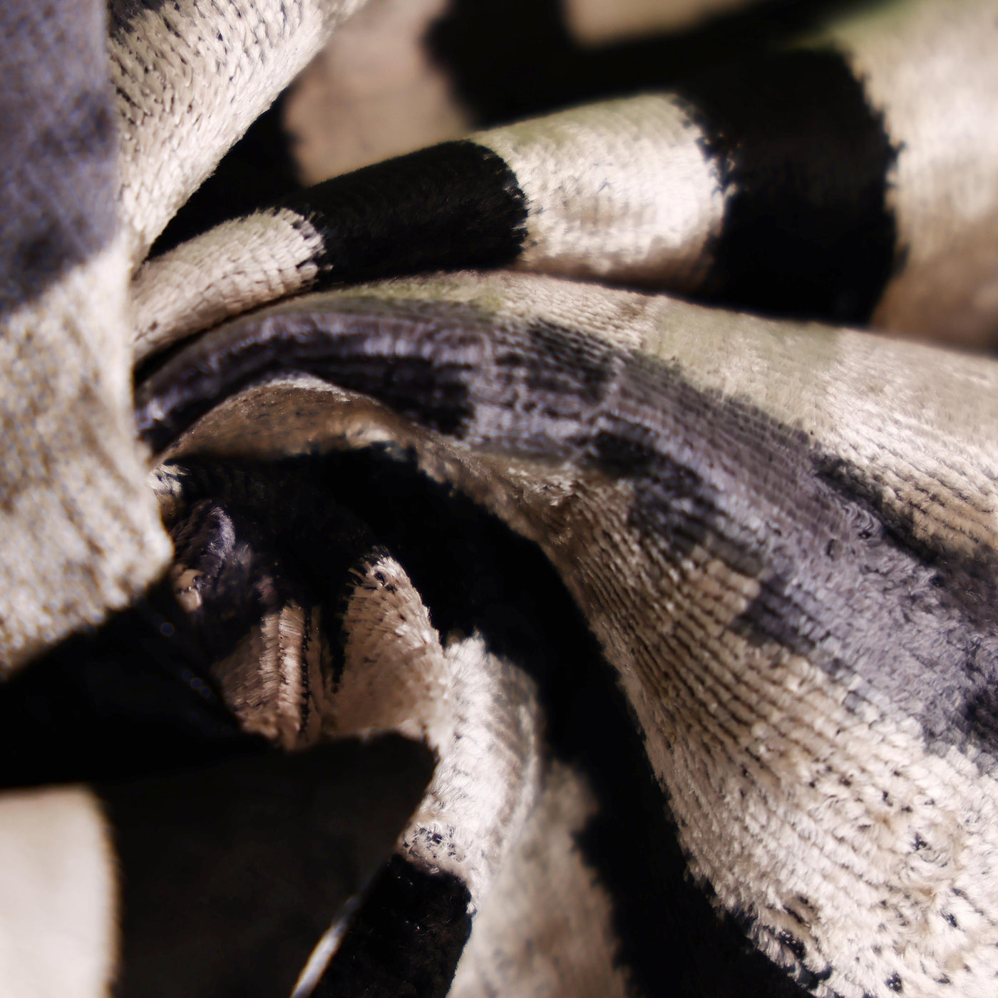 Canvello 手工奢華粉色抱枕 - 16x24