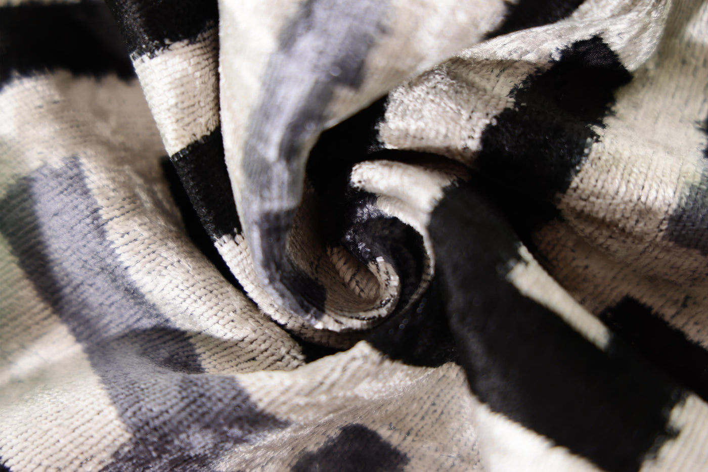 Canvello 手工奢華粉色抱枕 - 16x24