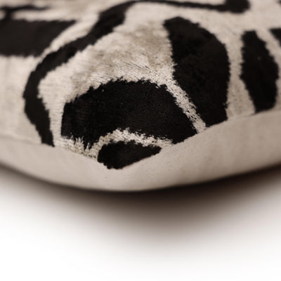 Canvello 手工奢華粉色抱枕 - 16x24