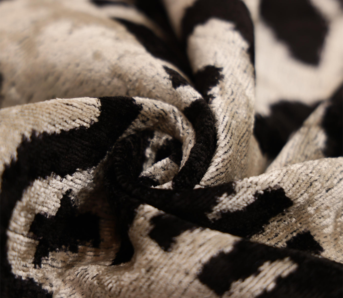 Canvello 手工奢華粉色抱枕 - 16x24