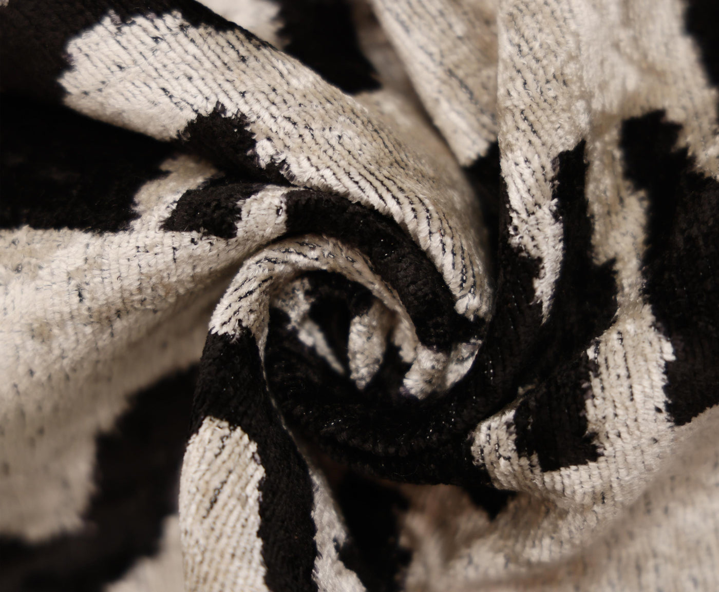 Canvello 手工奢華粉色抱枕 - 16x24