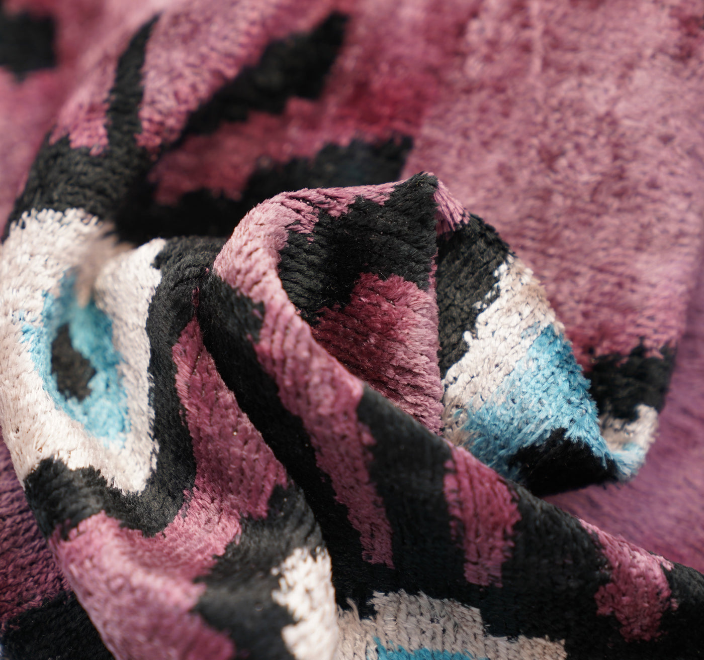 Canvello 手工奢華虎紋裝飾枕套和優質內襯柔軟天鵝絨絲綢抱枕 16x16 英寸