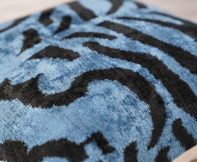 Canvello, funda de almohada decorativa con estampado de tigre de lujo hecha a mano y cojín de seda de terciopelo suave de inserción Premium, 16x16 pulgadas