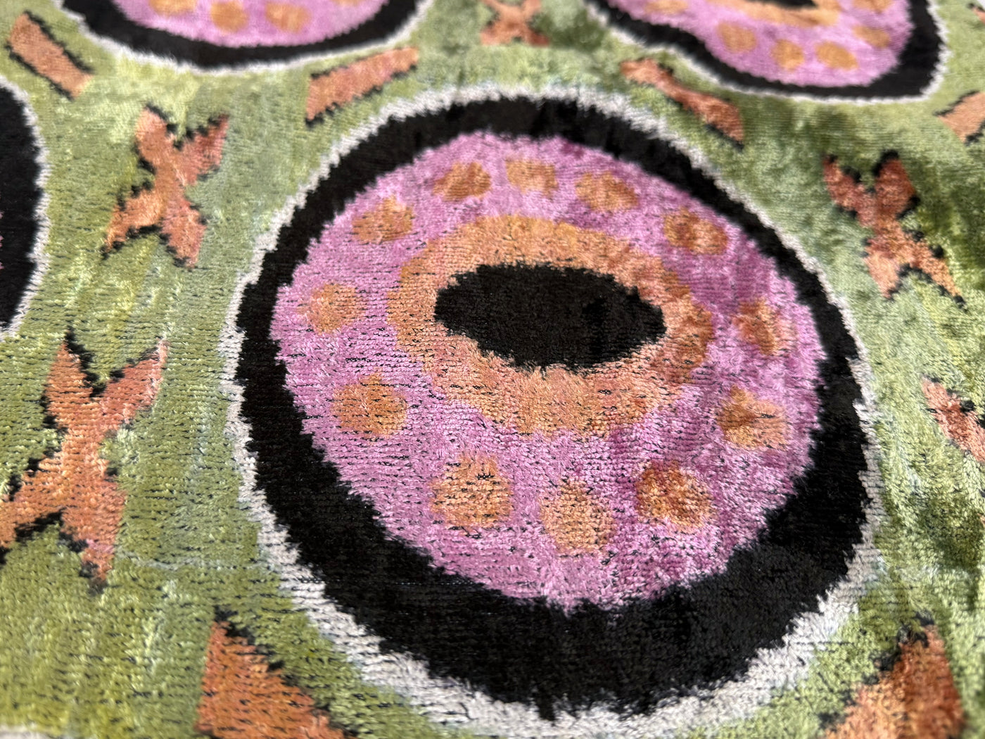 Handmade Velvet Pillow with insert – Sage Green & Lilac Circle Motif, 16x24"