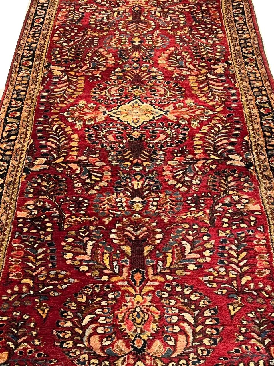 Canvello 1920s Silkroad Hand Knotted Antique Sarouk Rug - 2'5'' X 6'3'' - Canvello