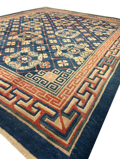 Canvello 1940's Fine Hand Knotted Antique Tabetan rug - 8'3'' X 9'8'' - Canvello