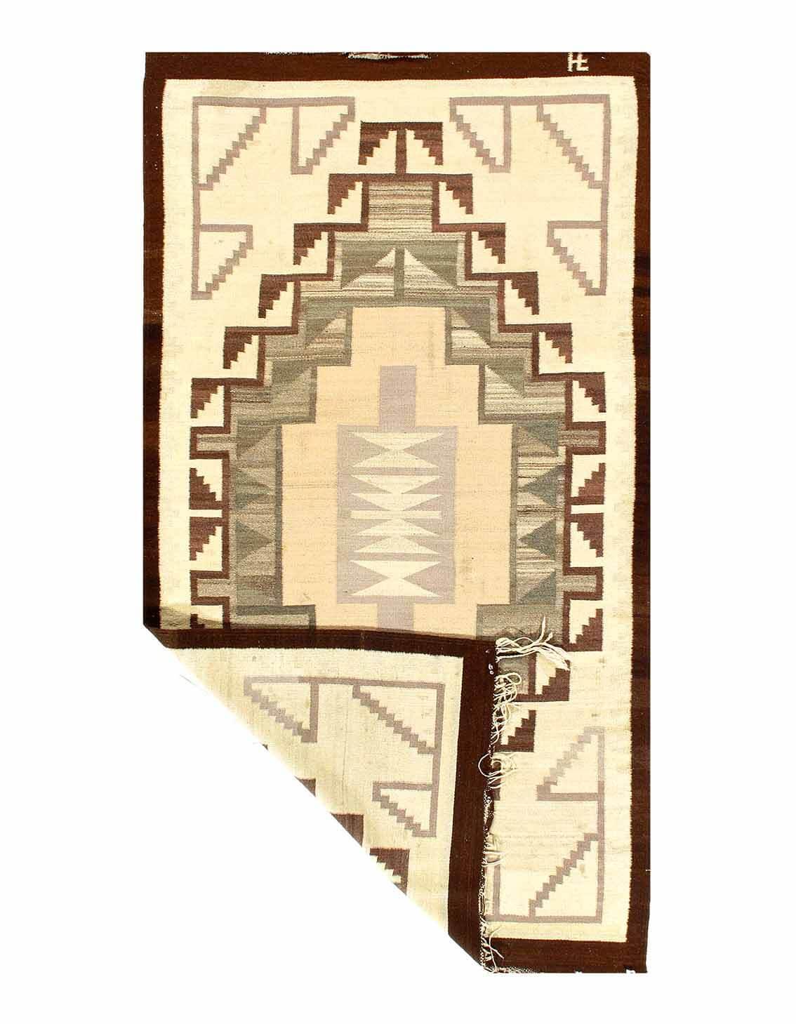 Canvello Antique Navajo Rug 3'9'' X 6'11''