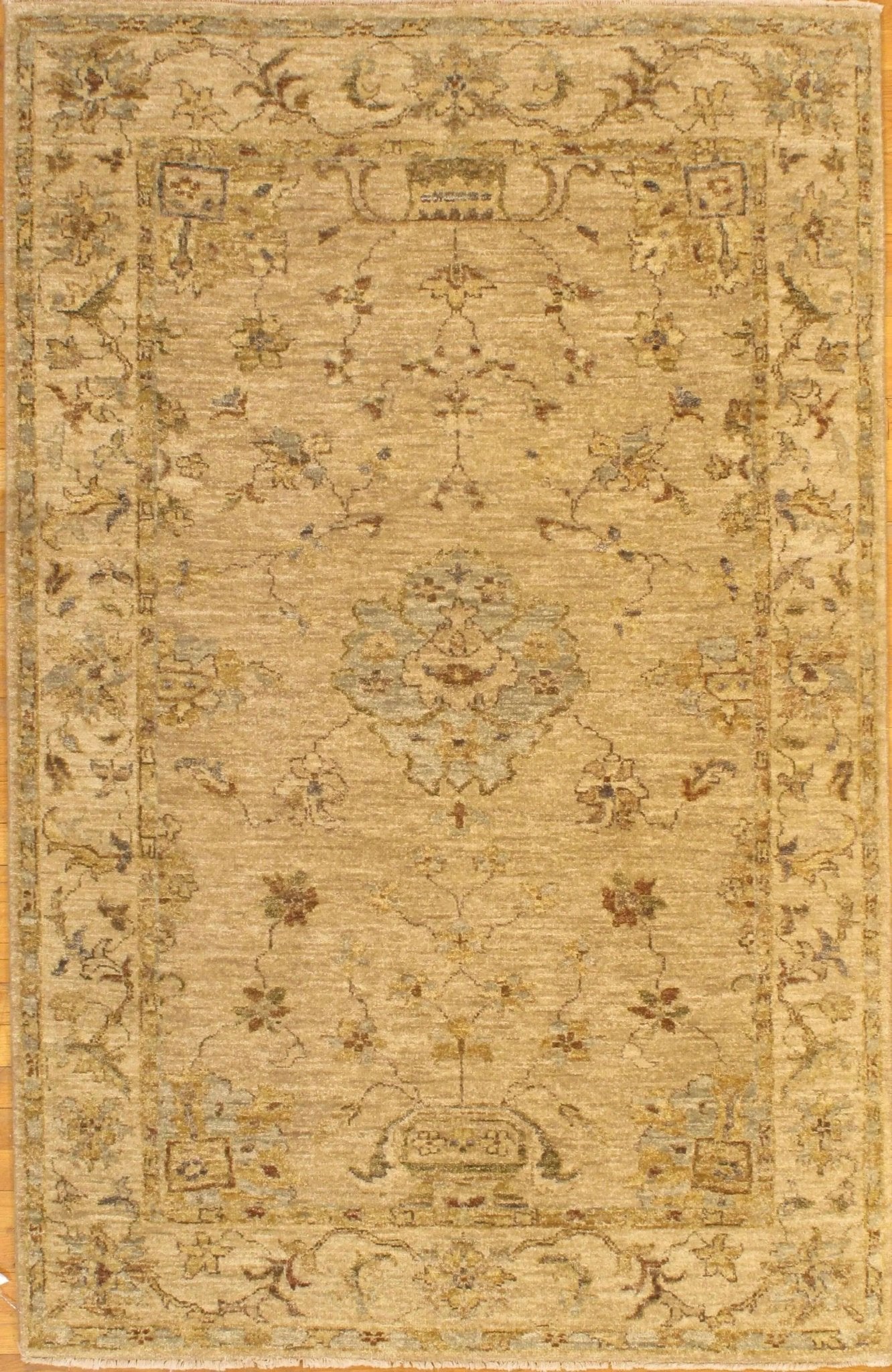 Canvello Beige Farhan rug 4' X 6'.3'' - Canvello