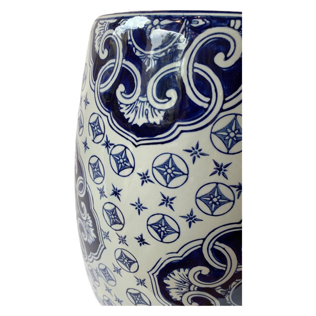 Canvello Chinese Blue & White Porcelain Floral Stool - Canvello