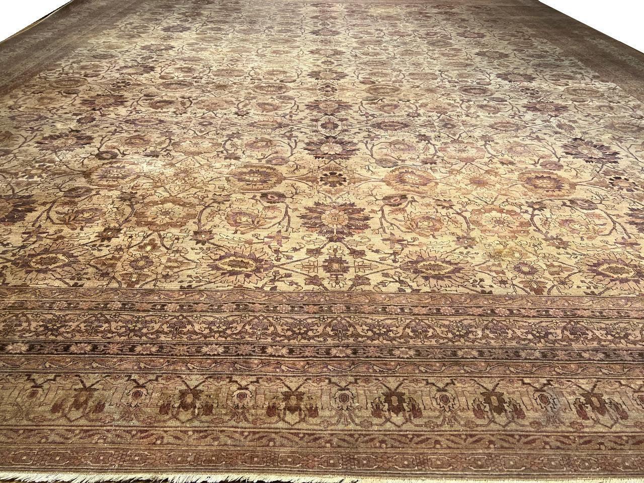 Canvello Fine Hand Antique Agra rug - 14'11'' X 17'7'' - Canvello