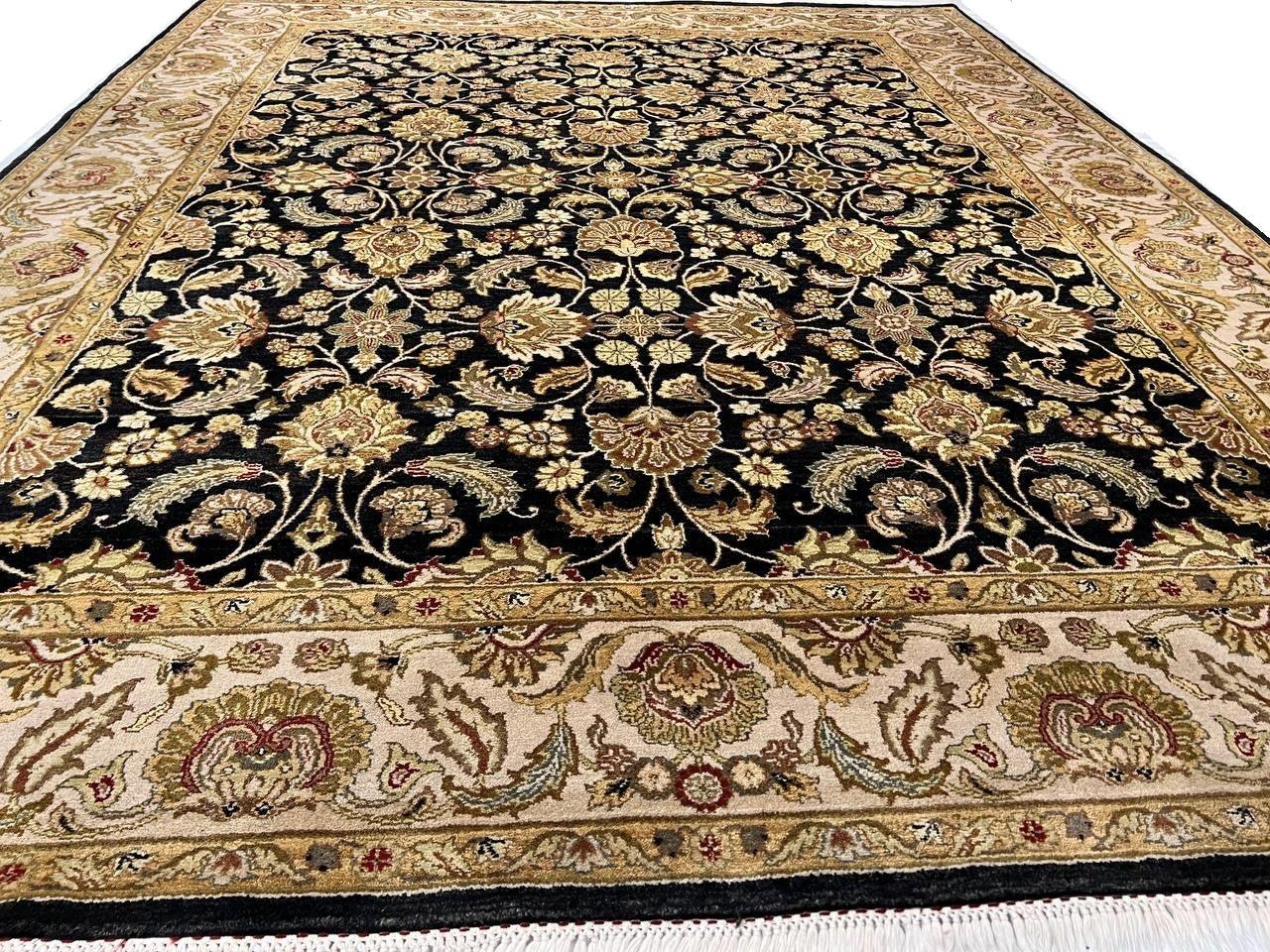Canvello Fine Hand Knotted Indian Agra Rug - 8'1'' X 10'3''