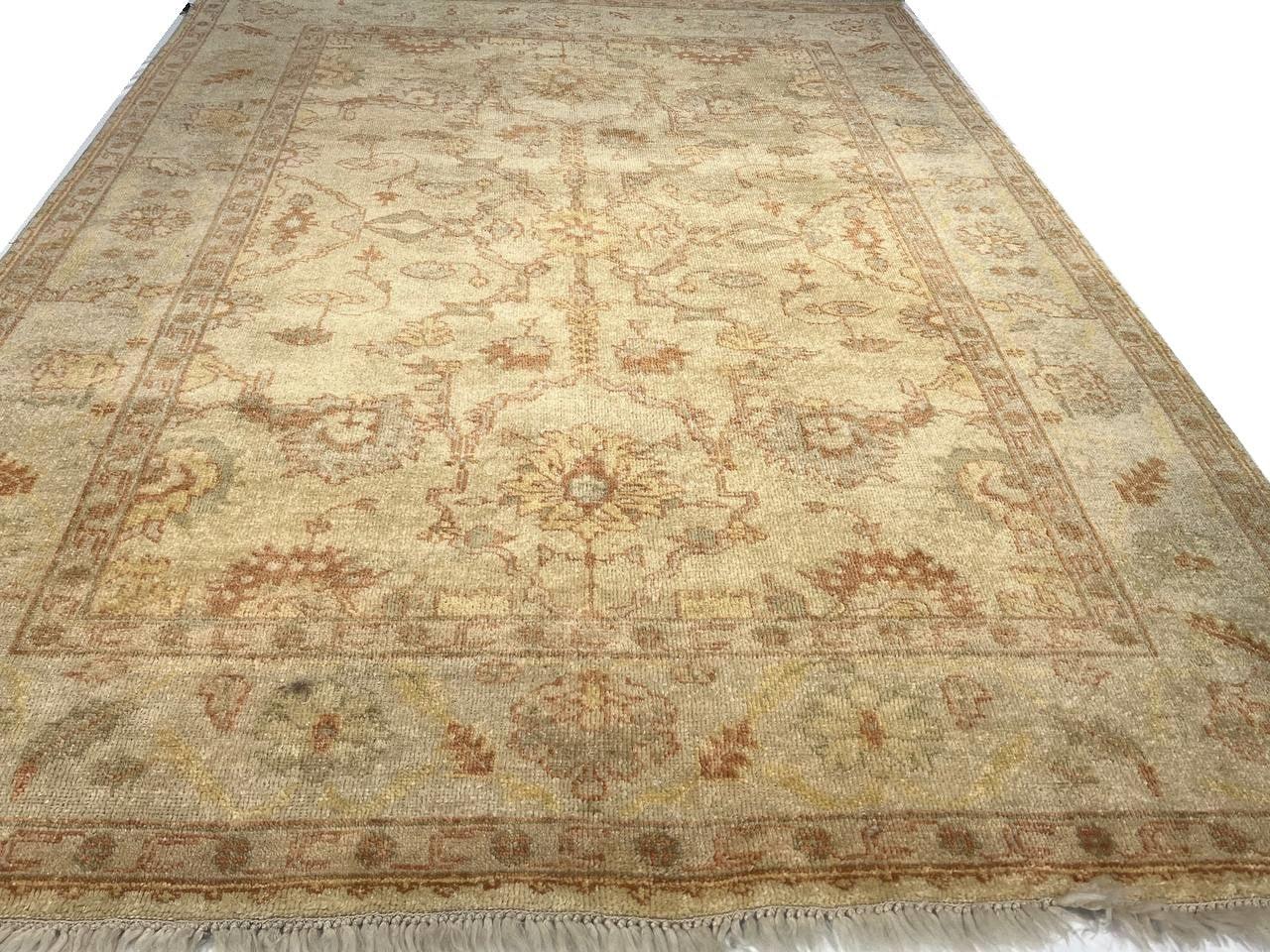 Canvello Fine Hand Knotted Oushak Design Rug - 6' x 9' - Canvello