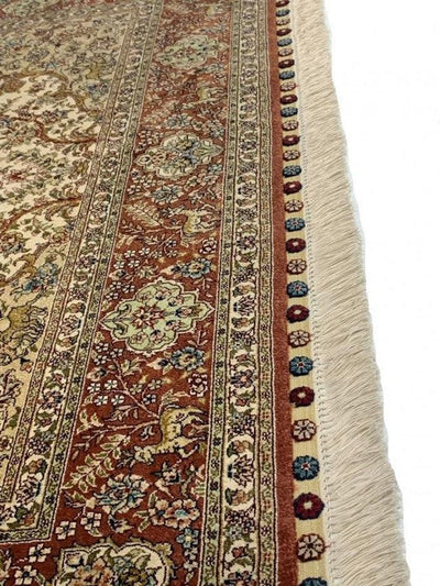 Fine Hand Knotted pure silk Chinese qum 4'7'' X 6'6''