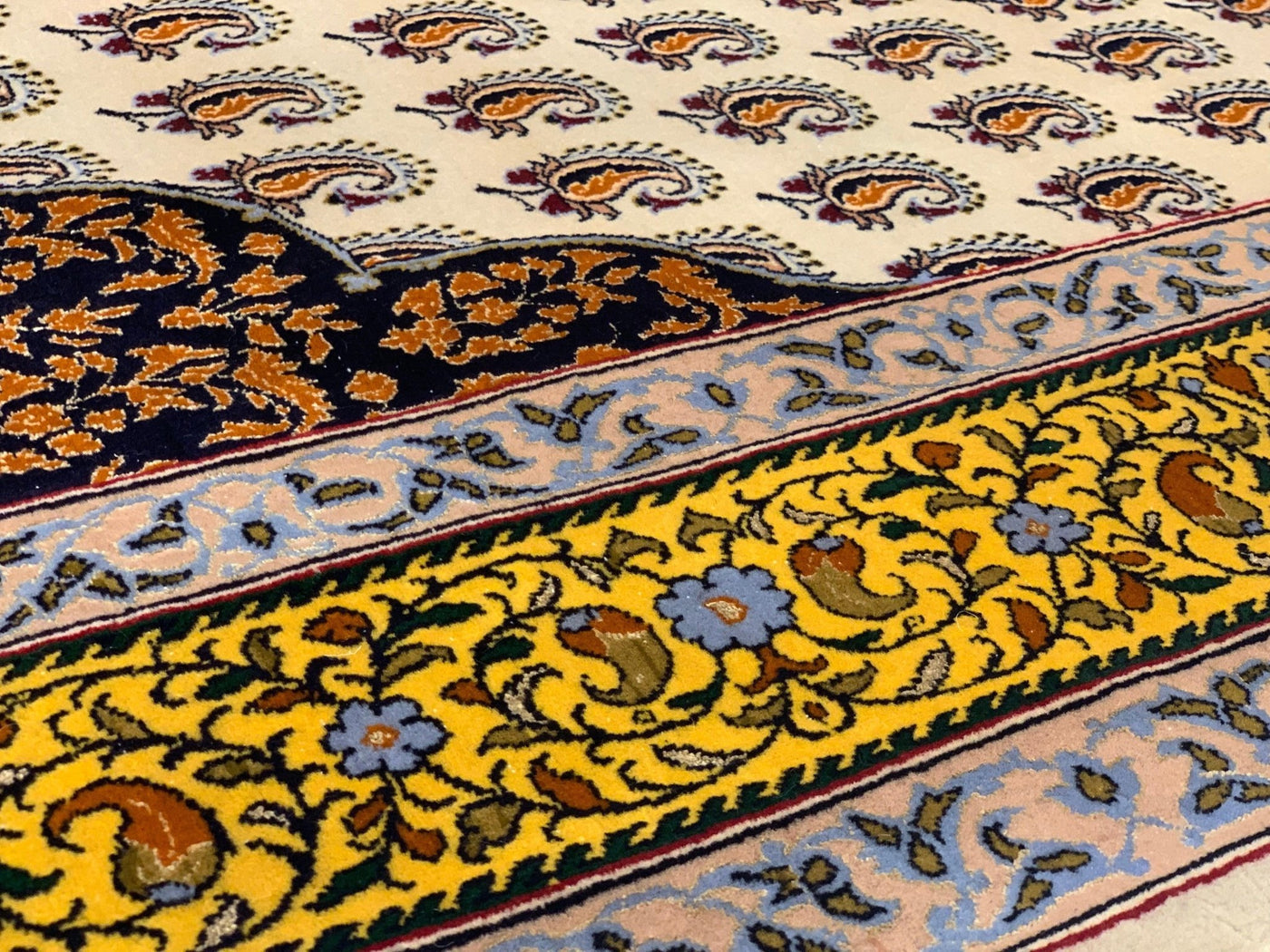 Canvello Fine Hand Knotted Silk & wool Silkroad Isfahan 3'8'' X 5'5'' - Canvello