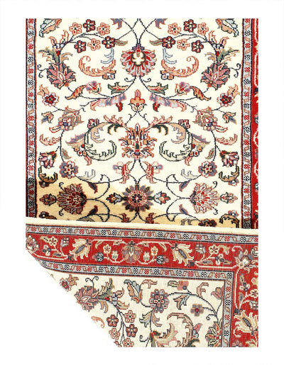 Fine Hand Knotted Persian Kashan design 2'7'' X 9'8''