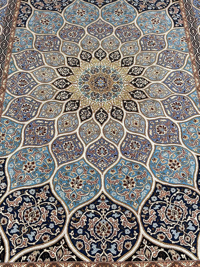 Canvello Fine Hand Knotted Persian Silk & Wool Isfahan Rug - 4'3'' X 6'4''