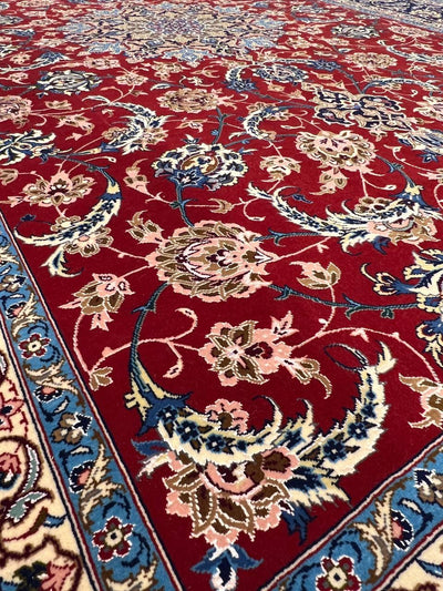 Canvello Fine Hand Knotted Persian Silk & Wool Isfahan Rug - 5'2'' X 7'7''