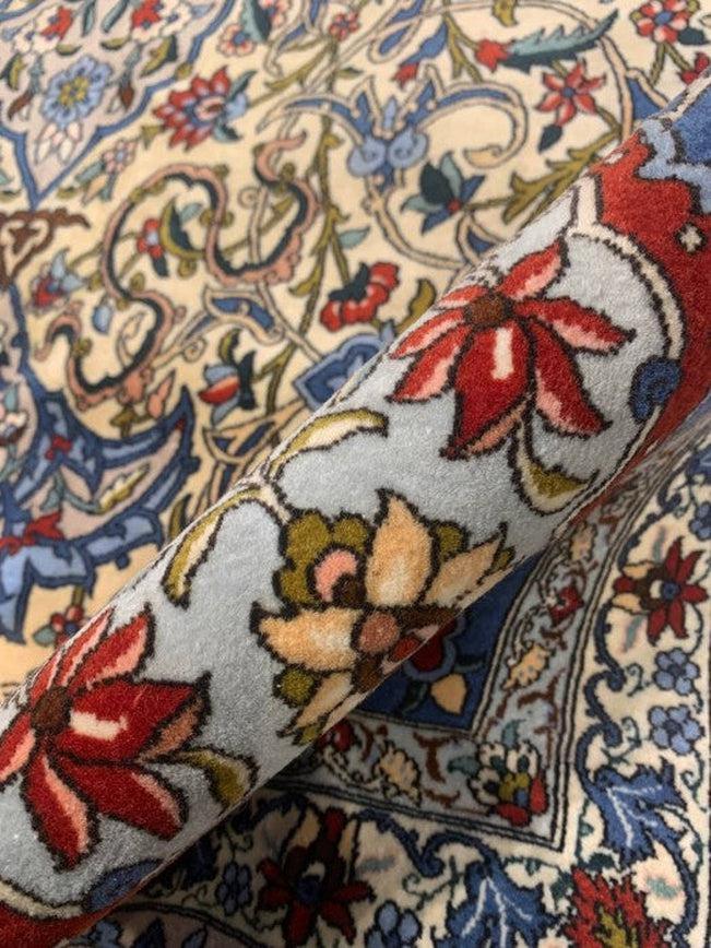 Fine Hand Knotted Persian silk & wool Isfahan serafian 5'9'' X 9'1''