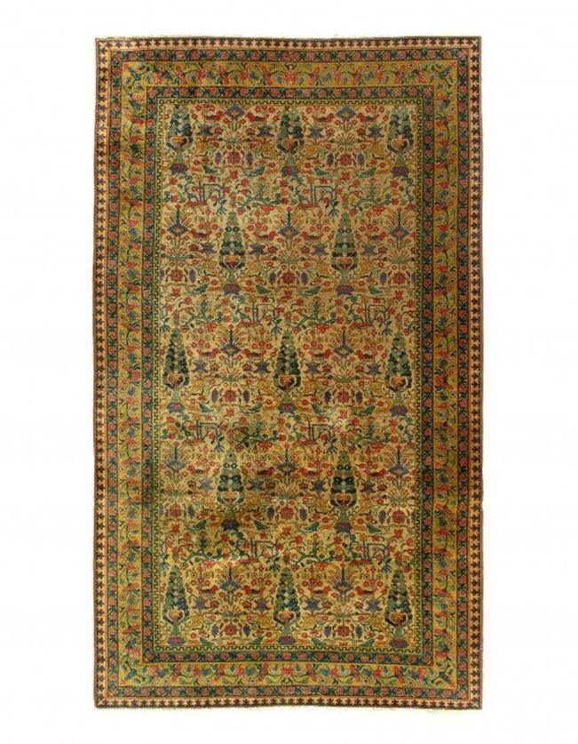 Fine Hand Knotted Turkish Hereke rug 5' X 9'