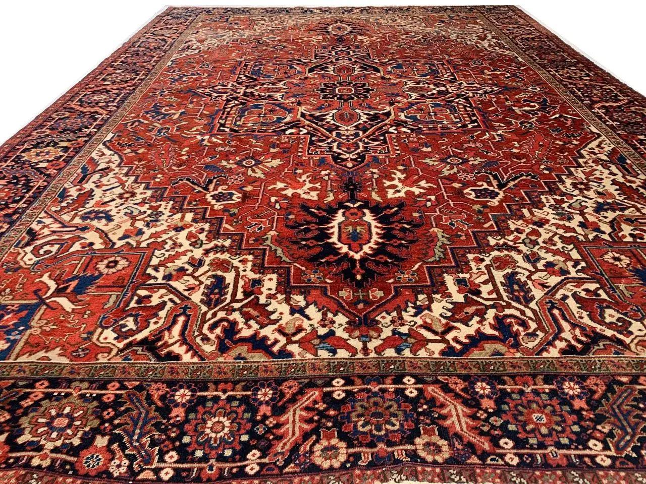 Canvello Hand Knotted Antique Heriz Rug - 9'6'' X 13'4'' - Canvello