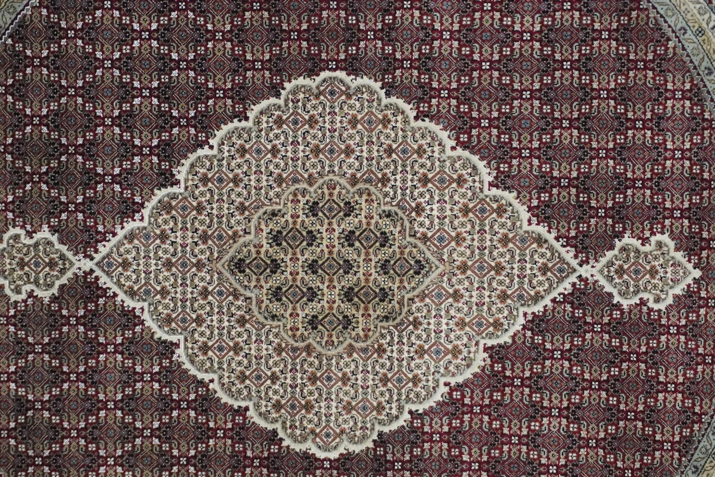 Canvello Hand Made Formal Medallion Indo Tabriz Rug - 8'4'' X 8'2'' - Canvello