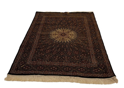 Canvello Hand Made Formal Medallion Silkroad Isfahan Rug - 4'4'' X 6'6'' - Canvello