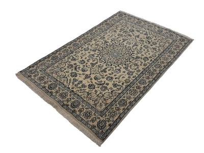 Canvello Hand Made Formal Medallion Silkroad Nain 9 Line Rug - 4'3'' X 6'8'' - Canvello