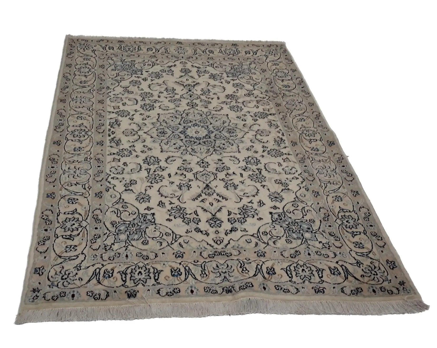 Canvello Hand Made Formal Medallion Silkroad Nain 9 Line Rug - 4'4'' X 6'8'' - Canvello