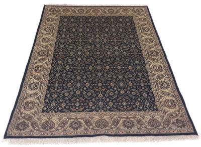 Canvello Hand Made Traditional All Over Indo Rug - 4'0'' X 5'2''