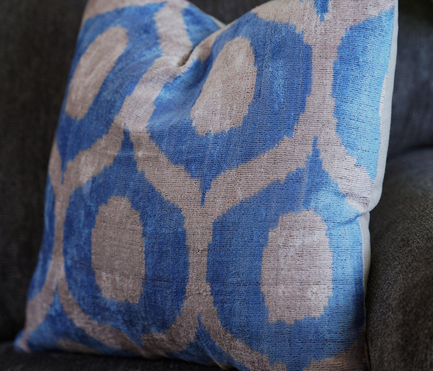 Canvello Handmade Throw Blue Pillows For Couch | 20 x 20 in (50 x 50 cm) - Canvello