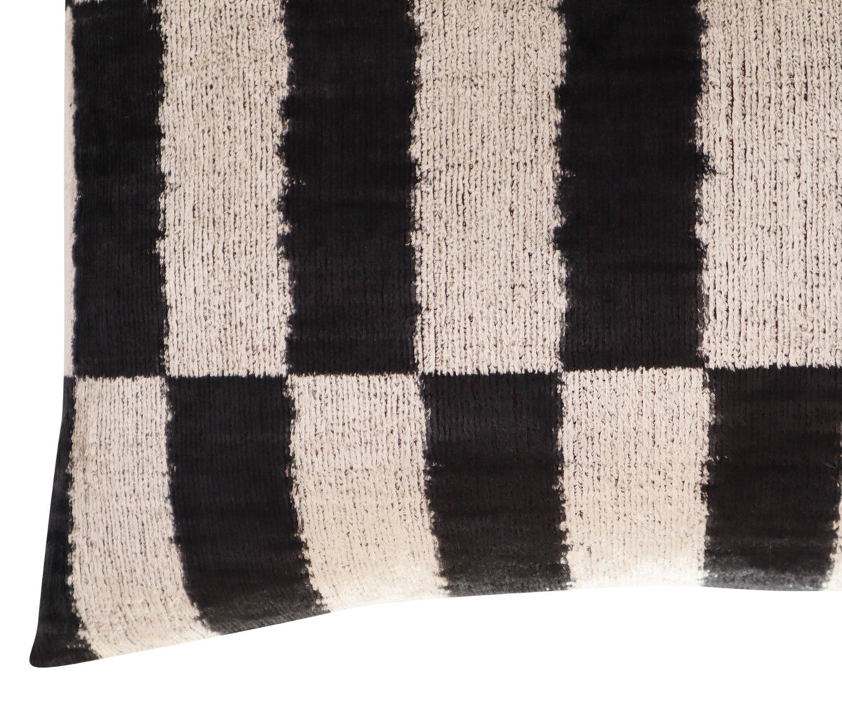 Canvello Luxury Decorative Black & White Throw Pillow | 16 x 24 in (40 x 60 cm) - Canvello