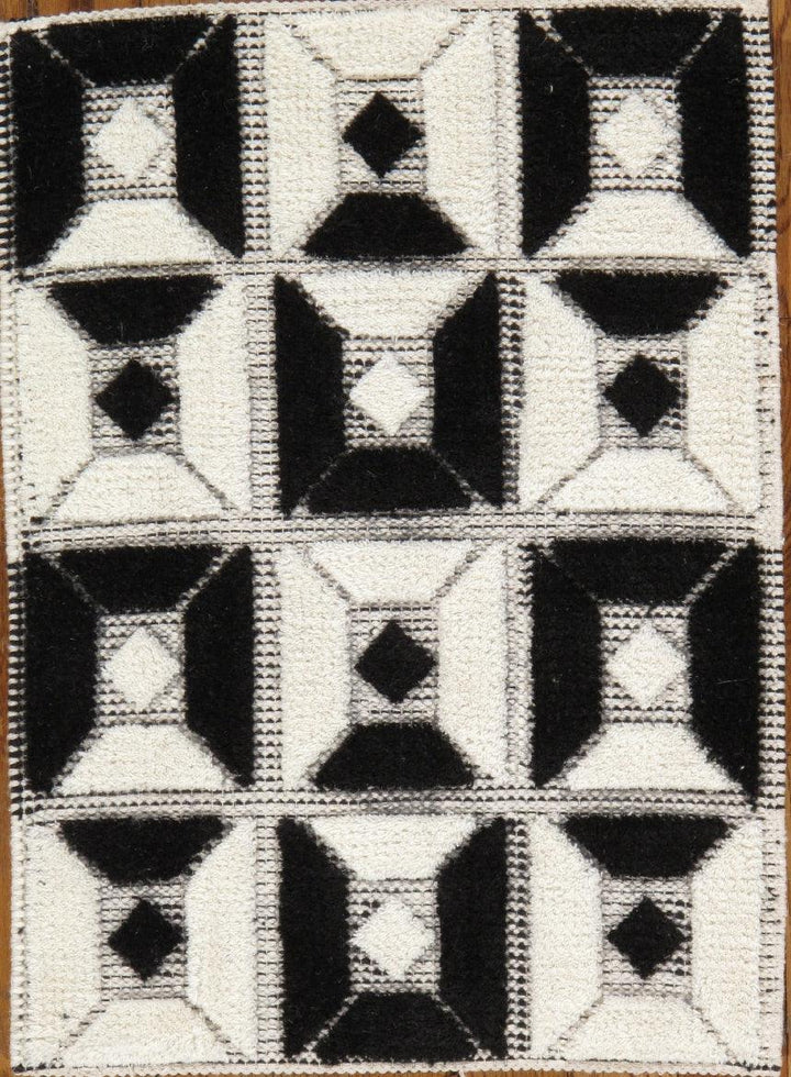 Canvello Modern Collection Hand-Knotted Lamb's Wool Ivory Area Rug- 2' X 3'